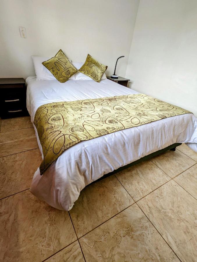 Casa De Huespedes Faletto Villa de Leyva Luaran gambar